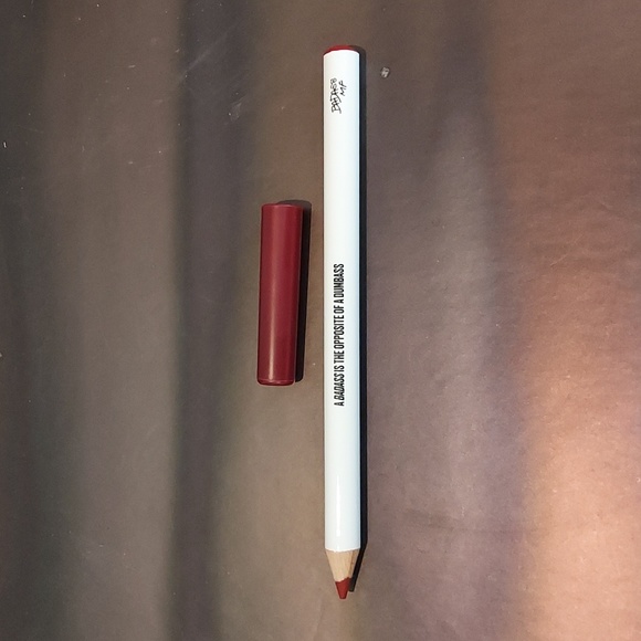 NIB UOMA Beauty Badass MF Matte Filler Lip Liner - Ross - Picture 7 of 7